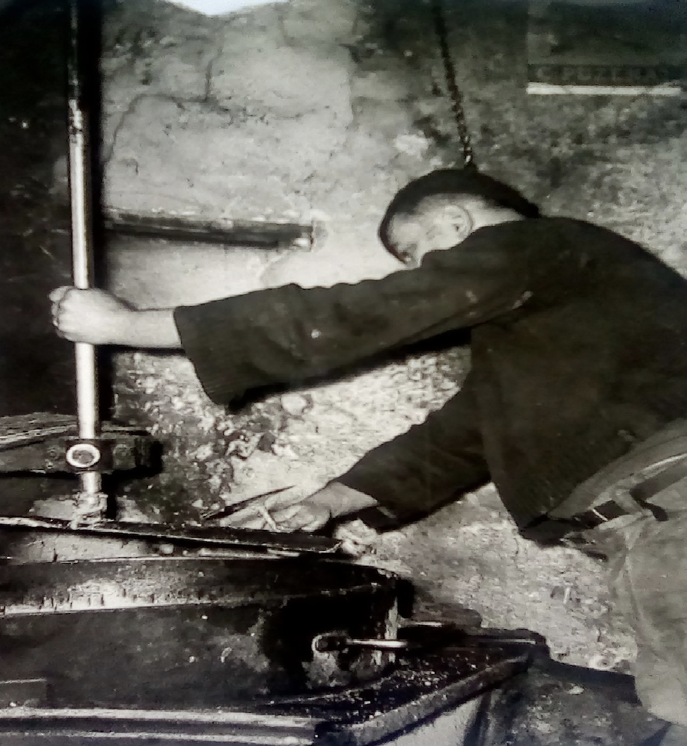 L. Chambatty préparant le trouillon